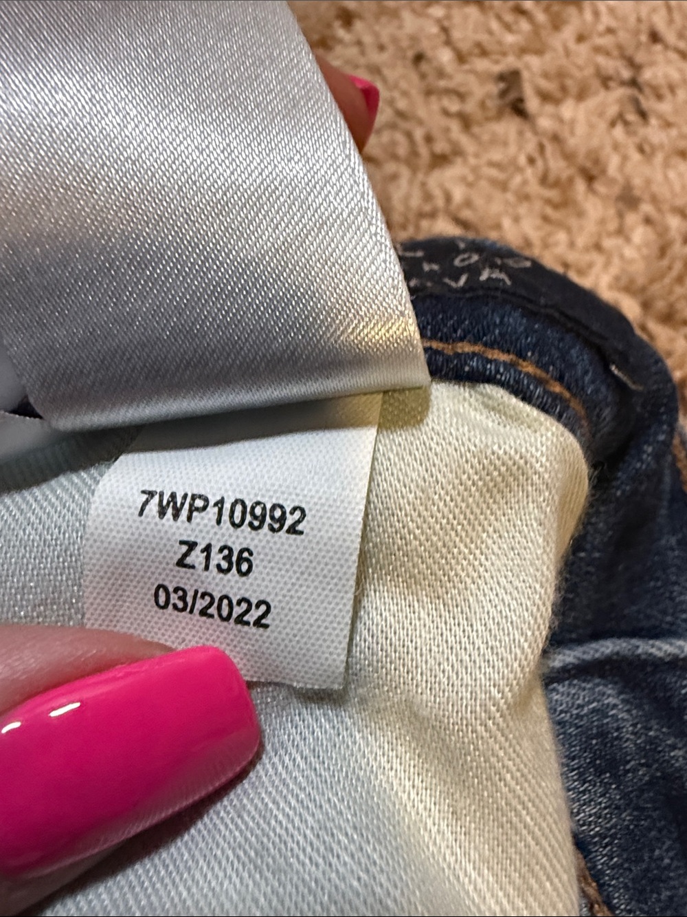 Lucky Brand Women's Straight Leg Jeans in Medium Wash Blue - Picture 6 of 9